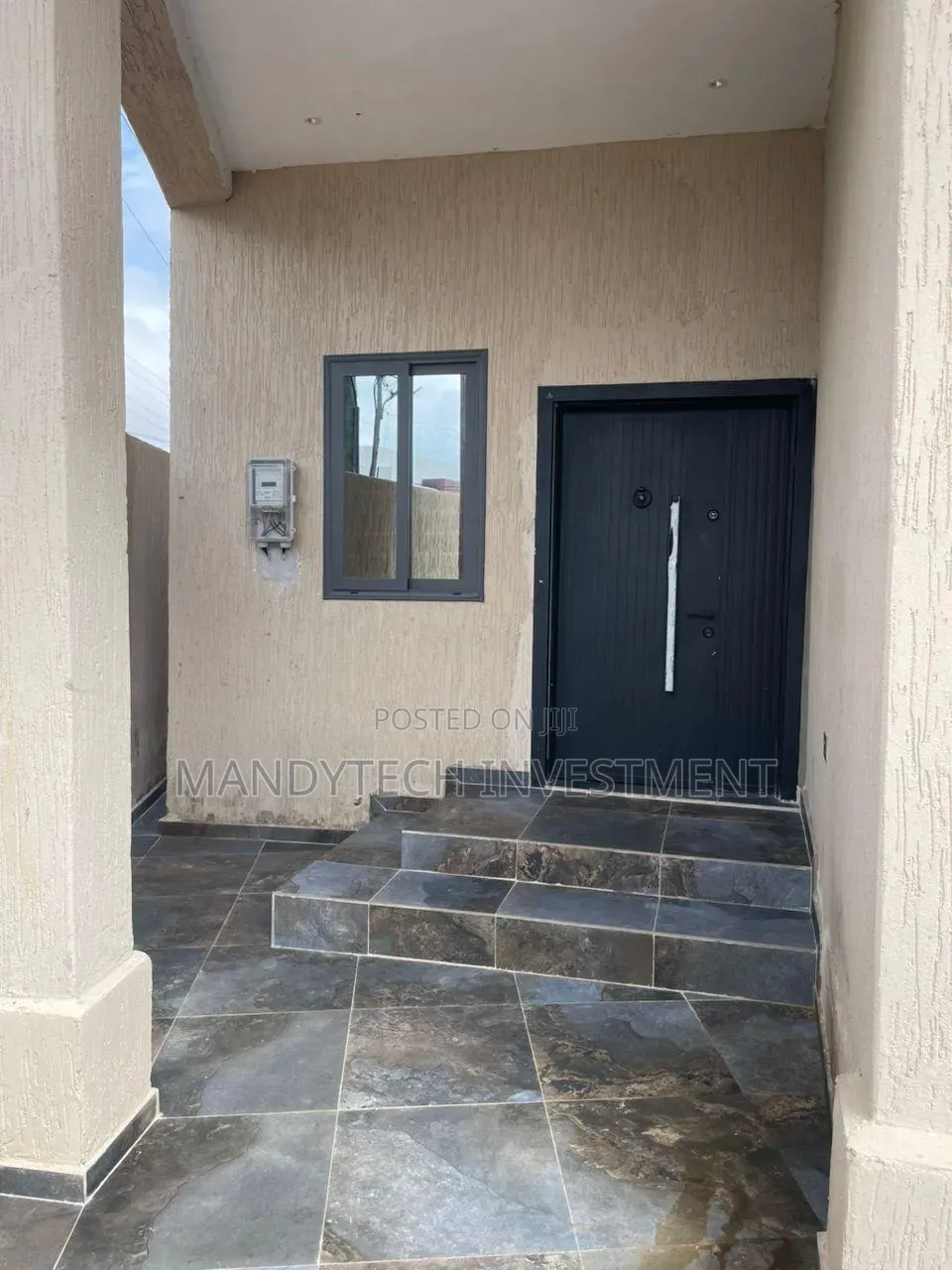 4bdrm Duplex in School Junction for rent