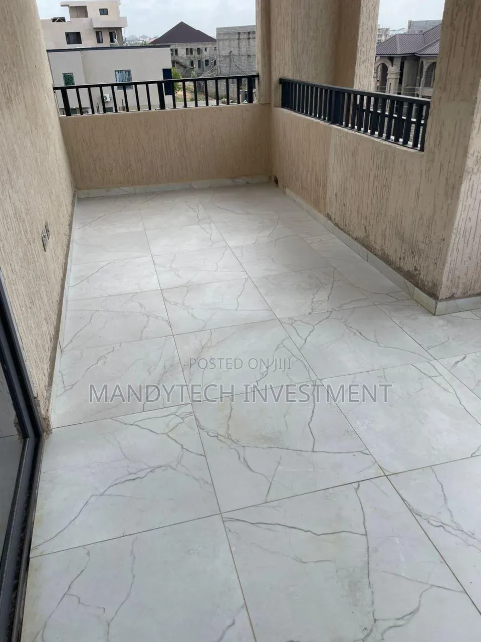 4bdrm Duplex in School Junction for rent