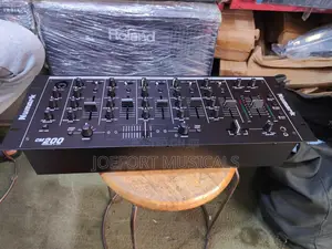 Cm 200 Professional Dj Mixer