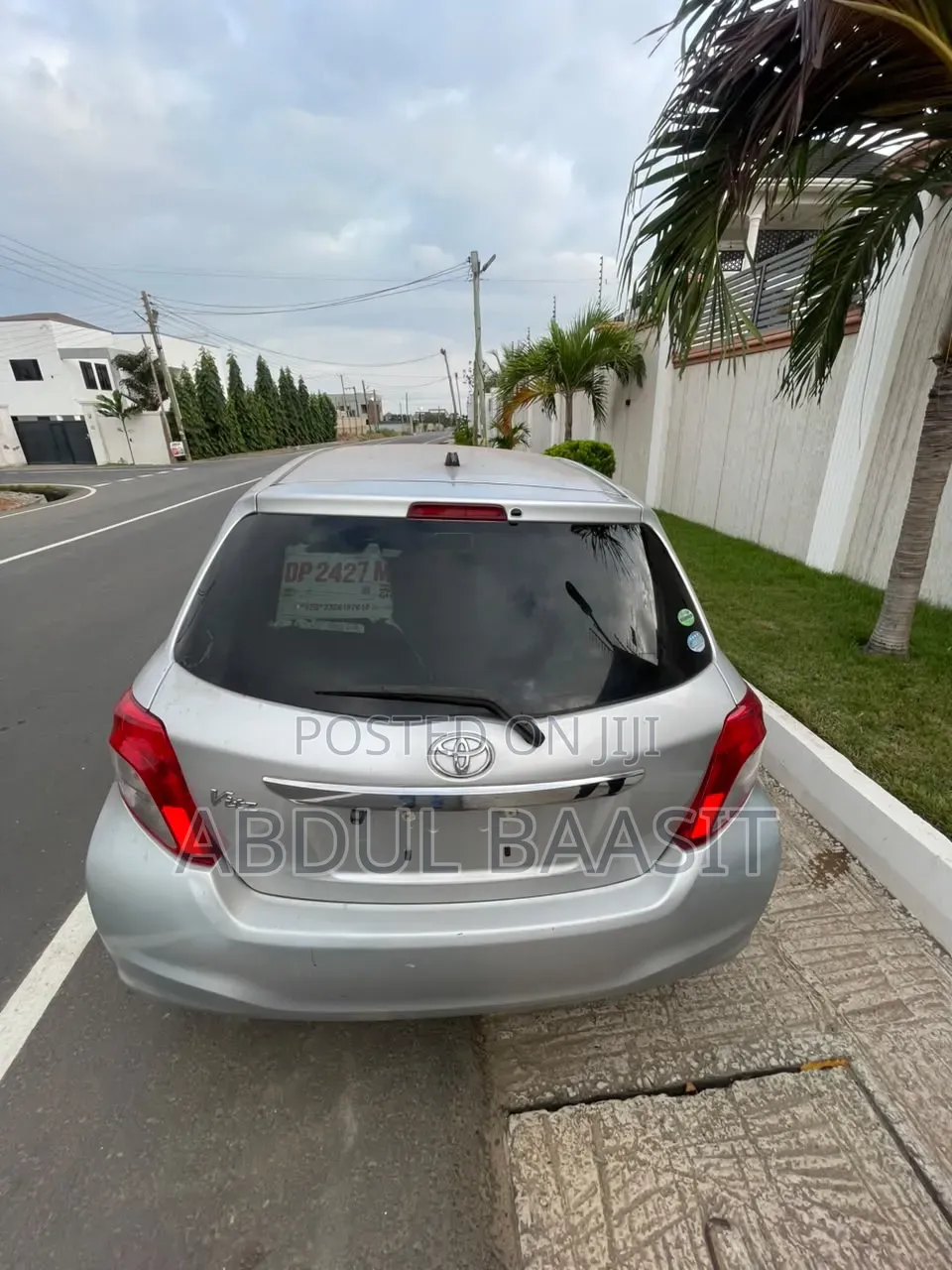 Toyota Vitz 1.3 FWD 5dr 2012 Silver