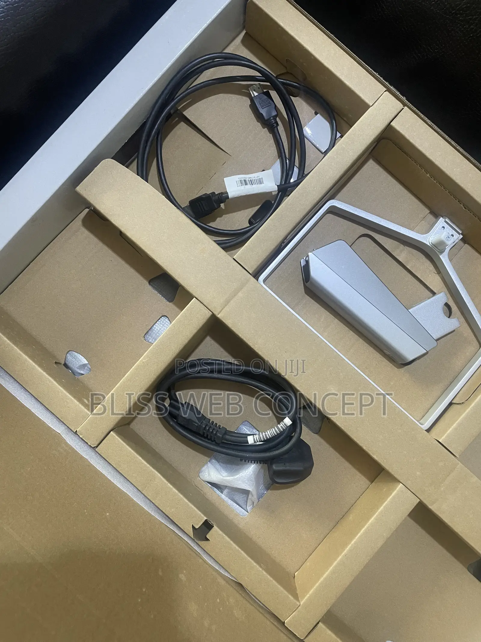 27inch Ultra Slim 1080P Full HD HP Monitor (M27f) in Mint Condition