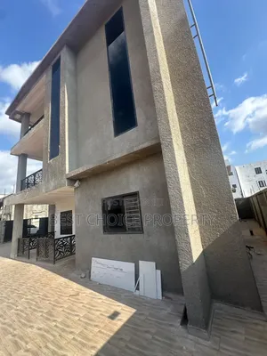 2bdrm Apartment in Lakeside Estate for rent