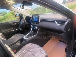 Toyota RAV4 Limited 2022 Black