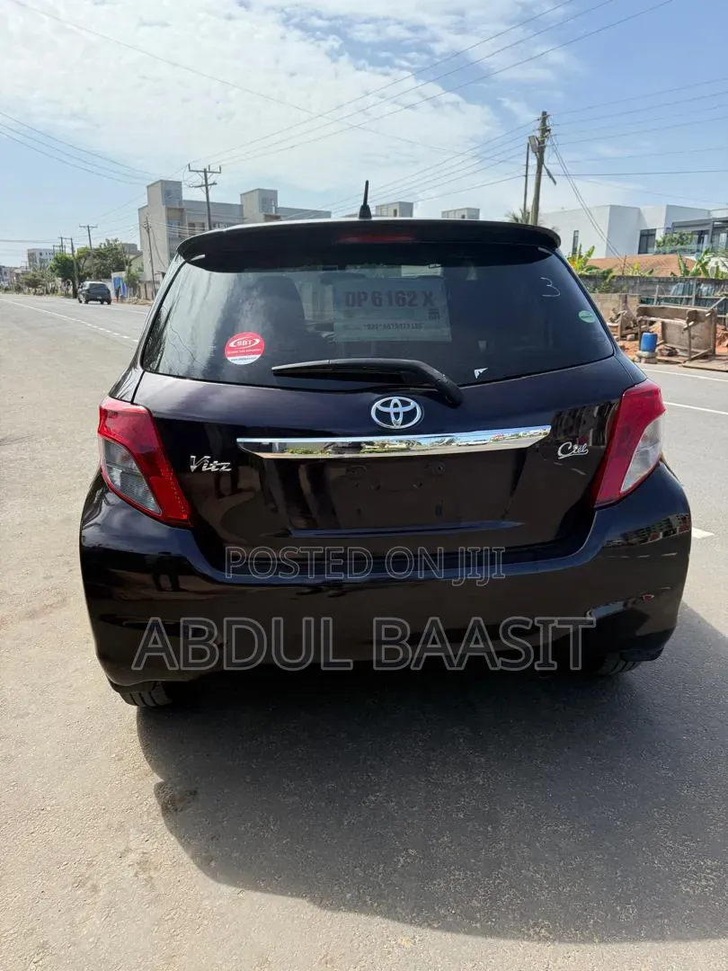 Toyota Vitz 1.3 FWD 5dr 2013 Black