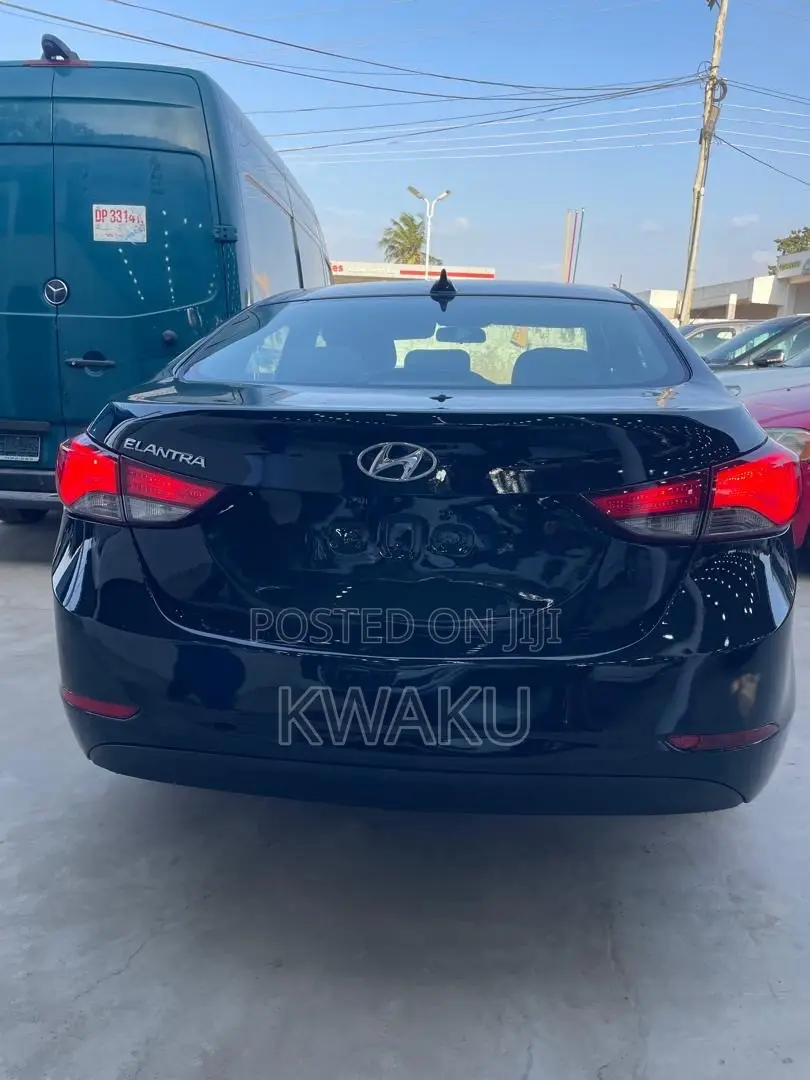 Hyundai Elantra Limited Sedan FWD (1.8L 4cyl 6A) 2016 Black