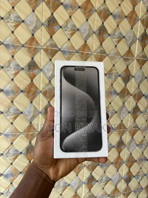 New Apple iPhone 15 Pro Max 256 GB Silver
