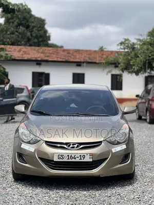 Hyundai Elantra SE 4dr Sedan (1.8L 4cyl 6A) 2014 Gold