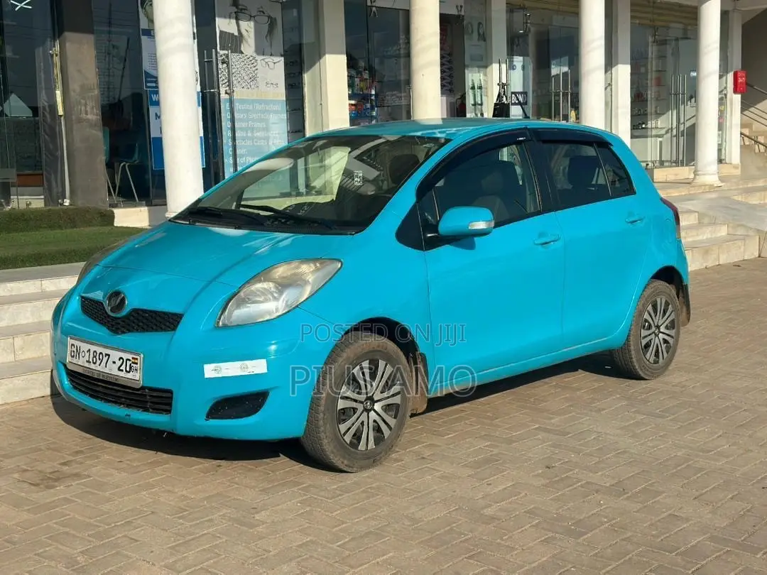 Toyota Vitz 2010 Blue