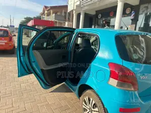 Toyota Vitz 2010 Blue