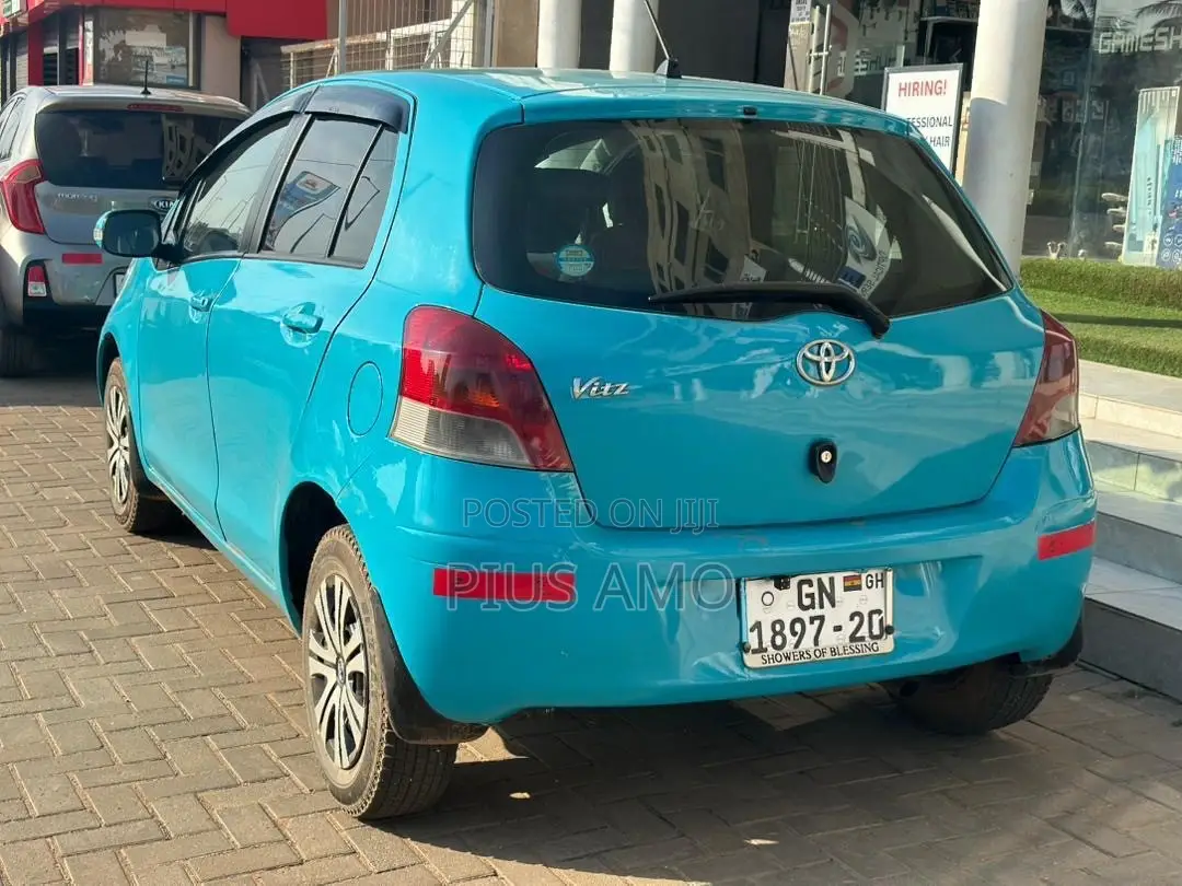 Toyota Vitz 2010 Blue