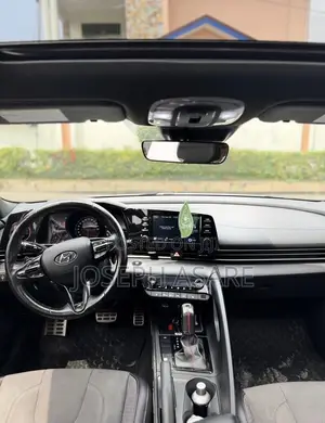 Hyundai Elantra 2021 White
