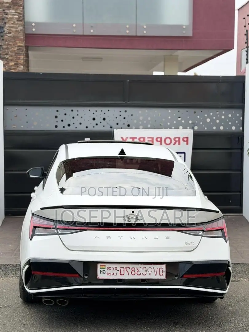 Hyundai Elantra 2021 White