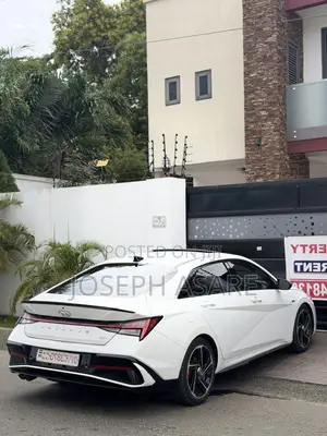 Hyundai Elantra 2021 White