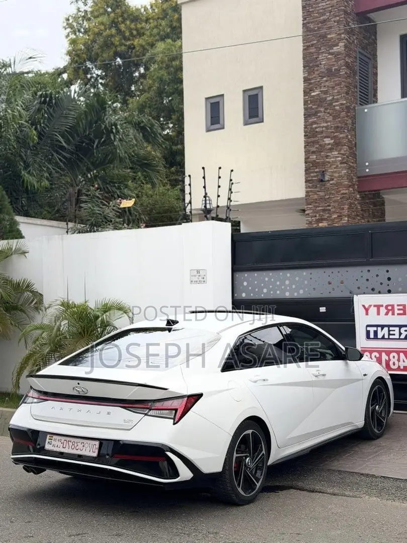 Hyundai Elantra 2021 White