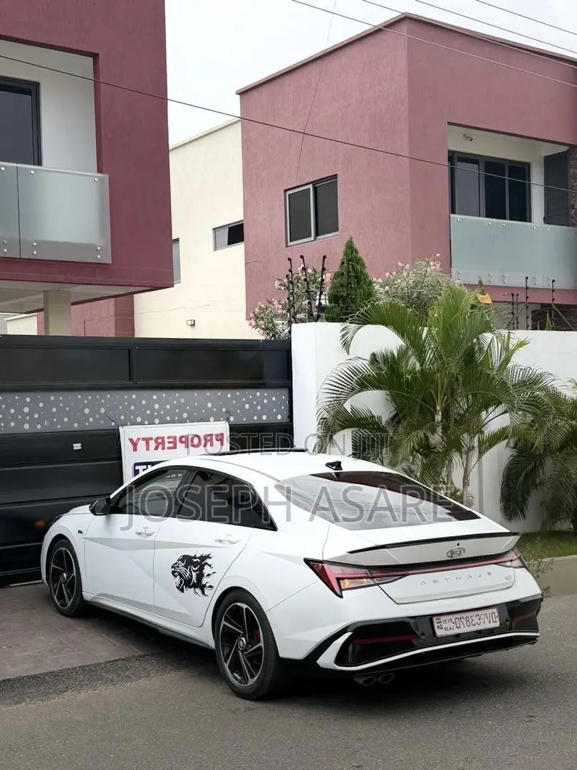 Hyundai Elantra 2021 White