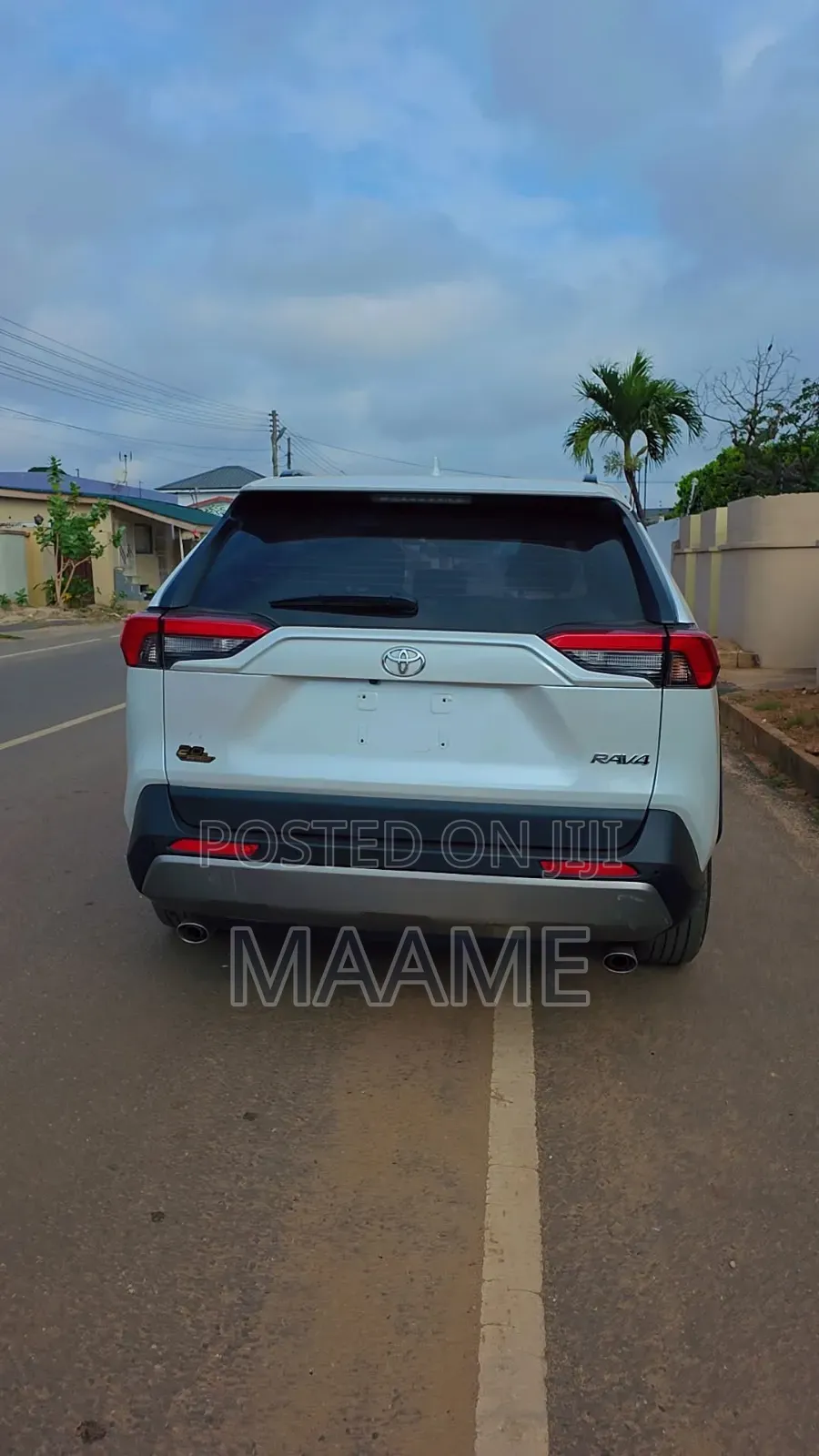 Toyota RAV4 XLE Premium FWD 2023 White
