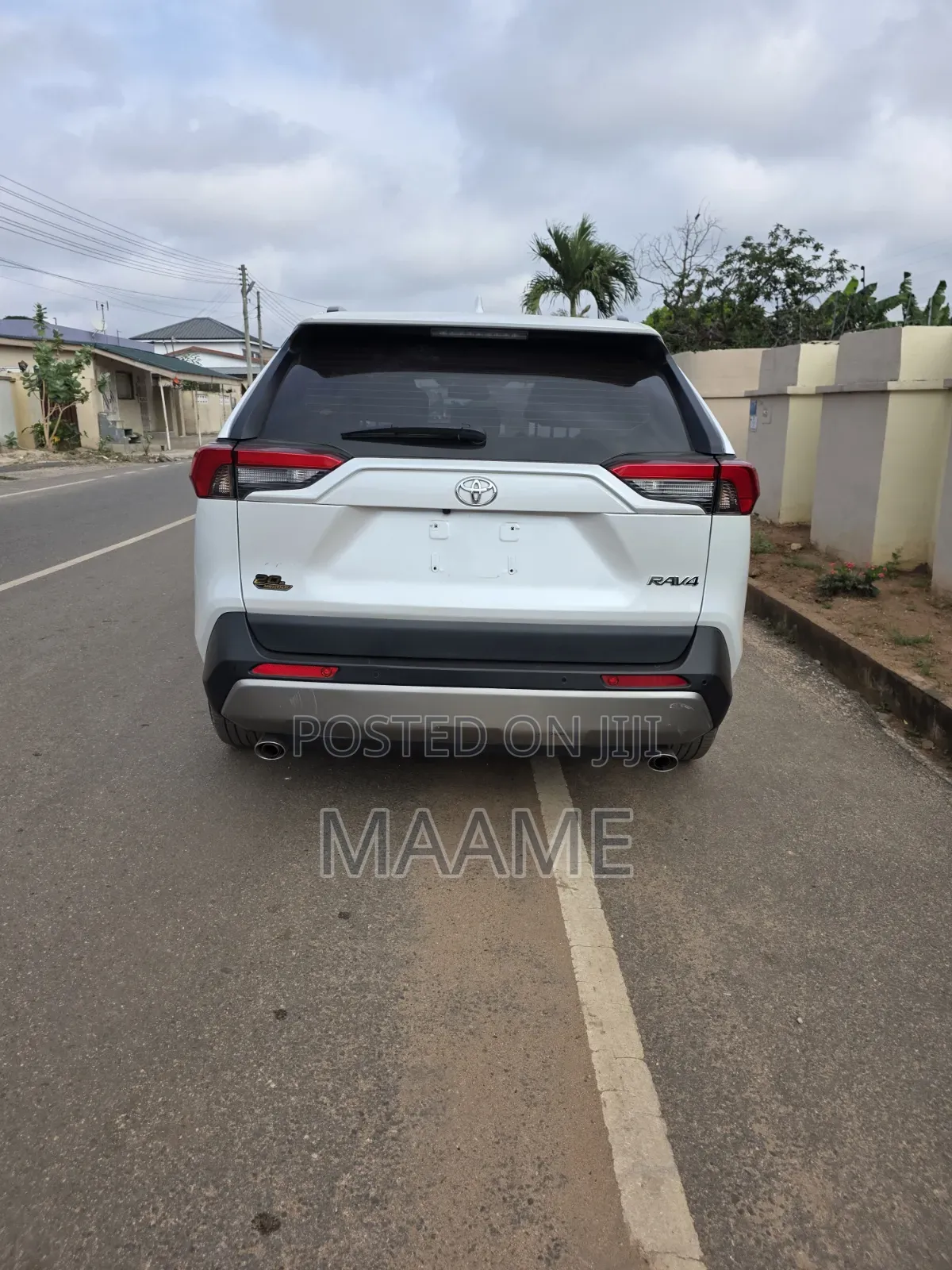 Toyota RAV4 XLE Premium FWD 2023 White