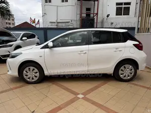 Toyota Yaris LE Hatchback 3dr 2017 White