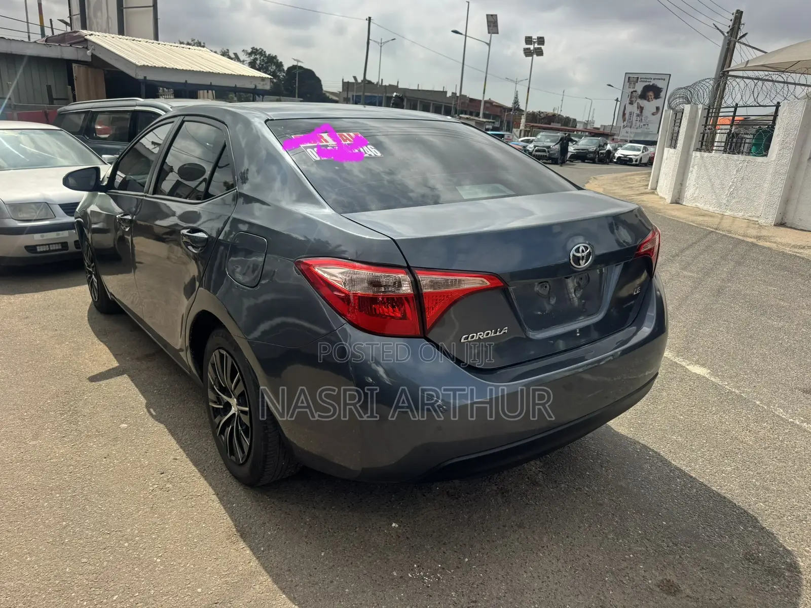 Toyota Corolla LE 4dr Sedan (1.8L 4cyl CVT) 2017 Gray