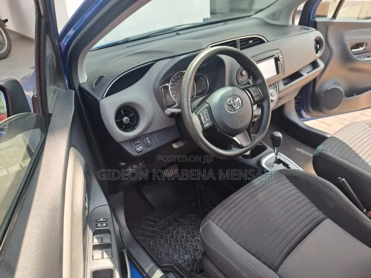 Toyota Yaris LE Hatchback 5dr 2018 Blue