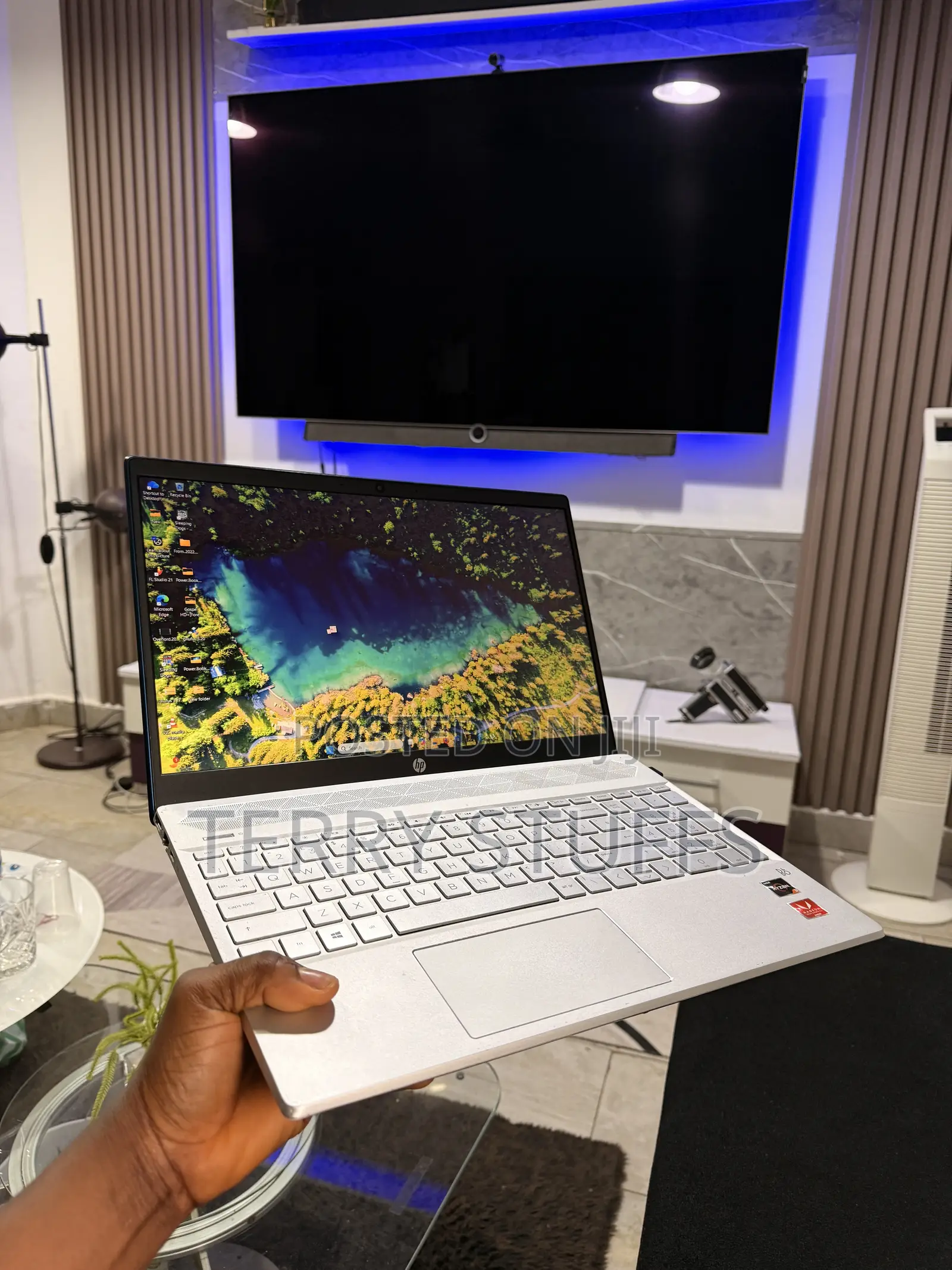 Laptop HP Pavilion 15 8GB AMD Ryzen 3 eMMC 128GB