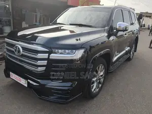 Toyota Land Cruiser 2015 Black