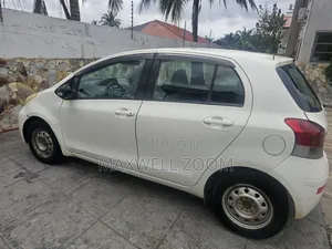 Toyota Vitz 1.0 FWD 5dr 2010 White