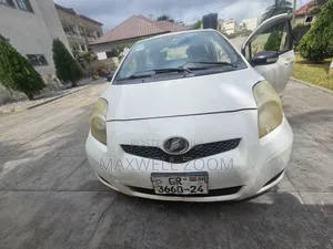 Toyota Vitz 1.0 FWD 5dr 2010 White