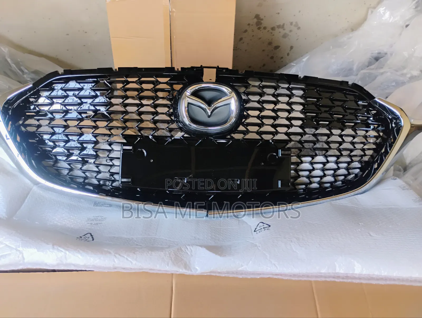 Mazda 3 Sedan 2019/2020/2021/2022/2023/2024 Front Grille With Chrome