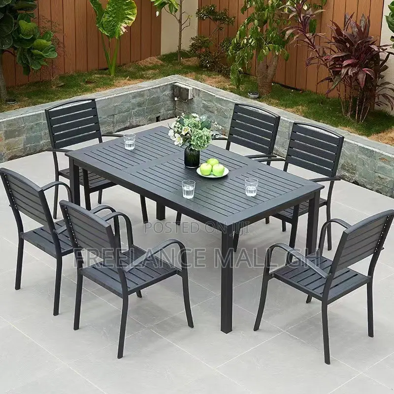 Outdoor Dining Unit
