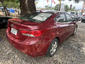 Hyundai Elantra Limited Sedan FWD (1.8L 4cyl 6A) 2013 Red