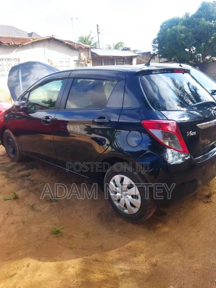 Toyota Vitz 1.3 AWD 3dr 2013 Black