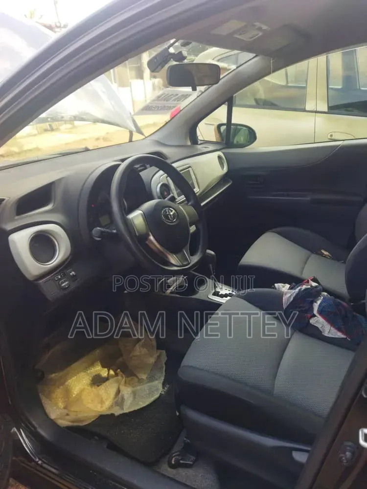 Toyota Vitz 1.3 AWD 3dr 2013 Black
