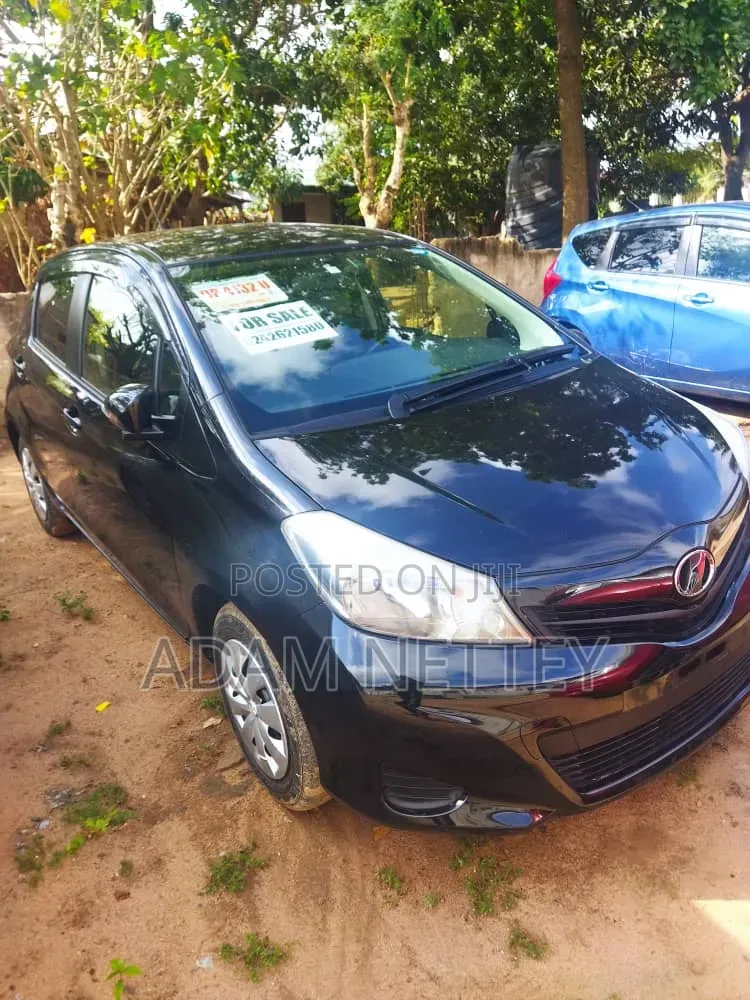 Toyota Vitz 1.3 AWD 3dr 2013 Black