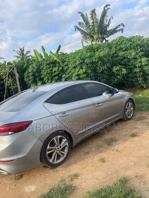 Hyundai Elantra Limited Sedan FWD (2.0L 4cyl 6A) 2017 Gray
