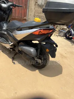 Yamaha 2020 Black