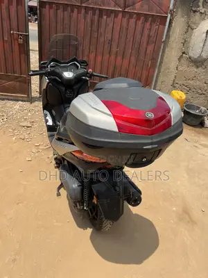 Yamaha 2020 Black