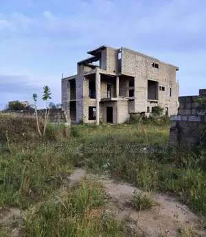 5bdrm House in Oyarifa for sale