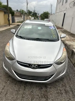 Hyundai Elantra Limited Sedan FWD (1.8L 4cyl 6A) 2013 Silver