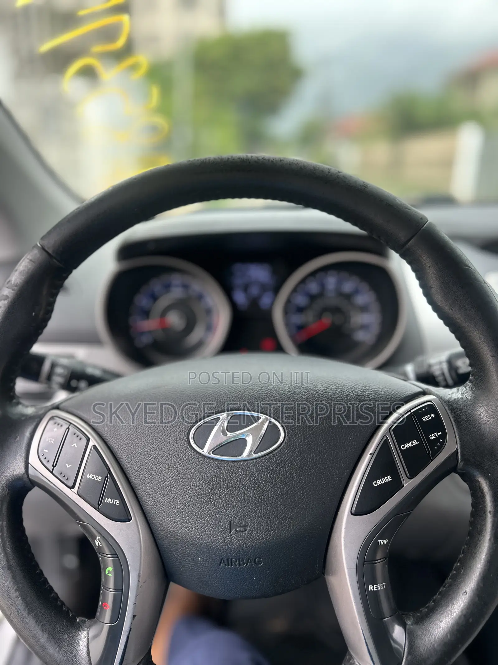 Hyundai Elantra Limited Sedan FWD (1.8L 4cyl 6A) 2013 Silver