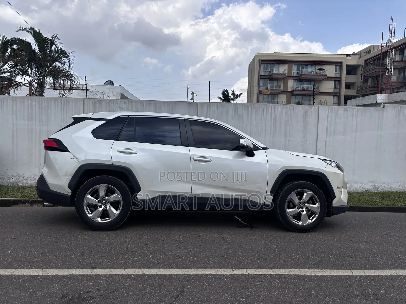 Toyota RAV4 Limited 2021 White