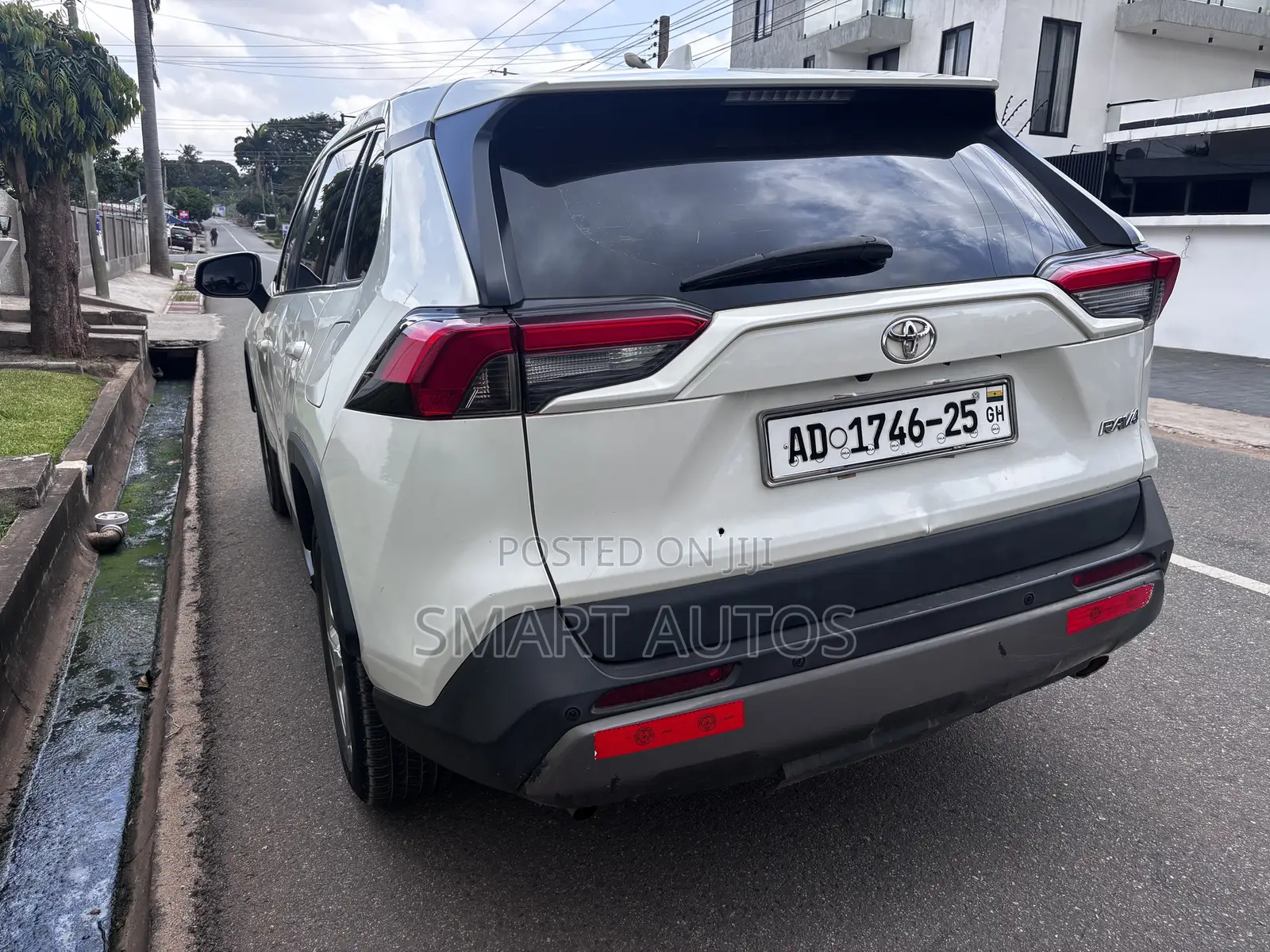 Toyota RAV4 Limited 2021 White