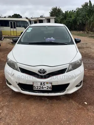 Toyota Vitz 1.5 FWD 3dr 2015 White