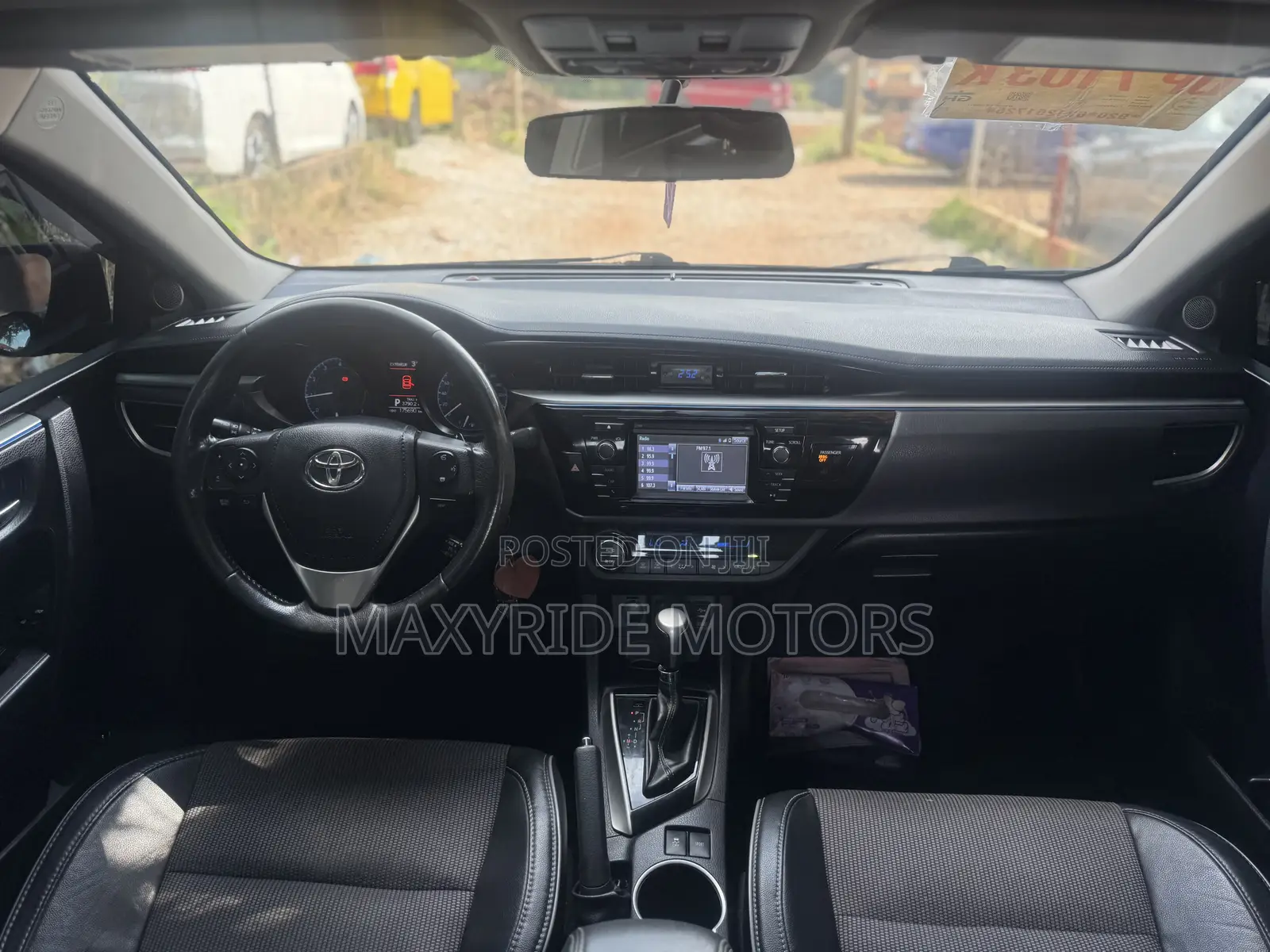 Toyota Corolla 2016 Black