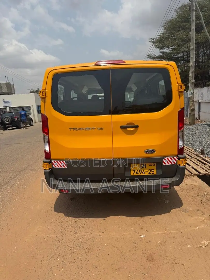 Ford Transit 2020 Yellow