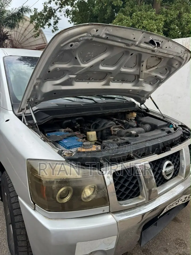 Nissan Titan Crew Cab 2006 Silver