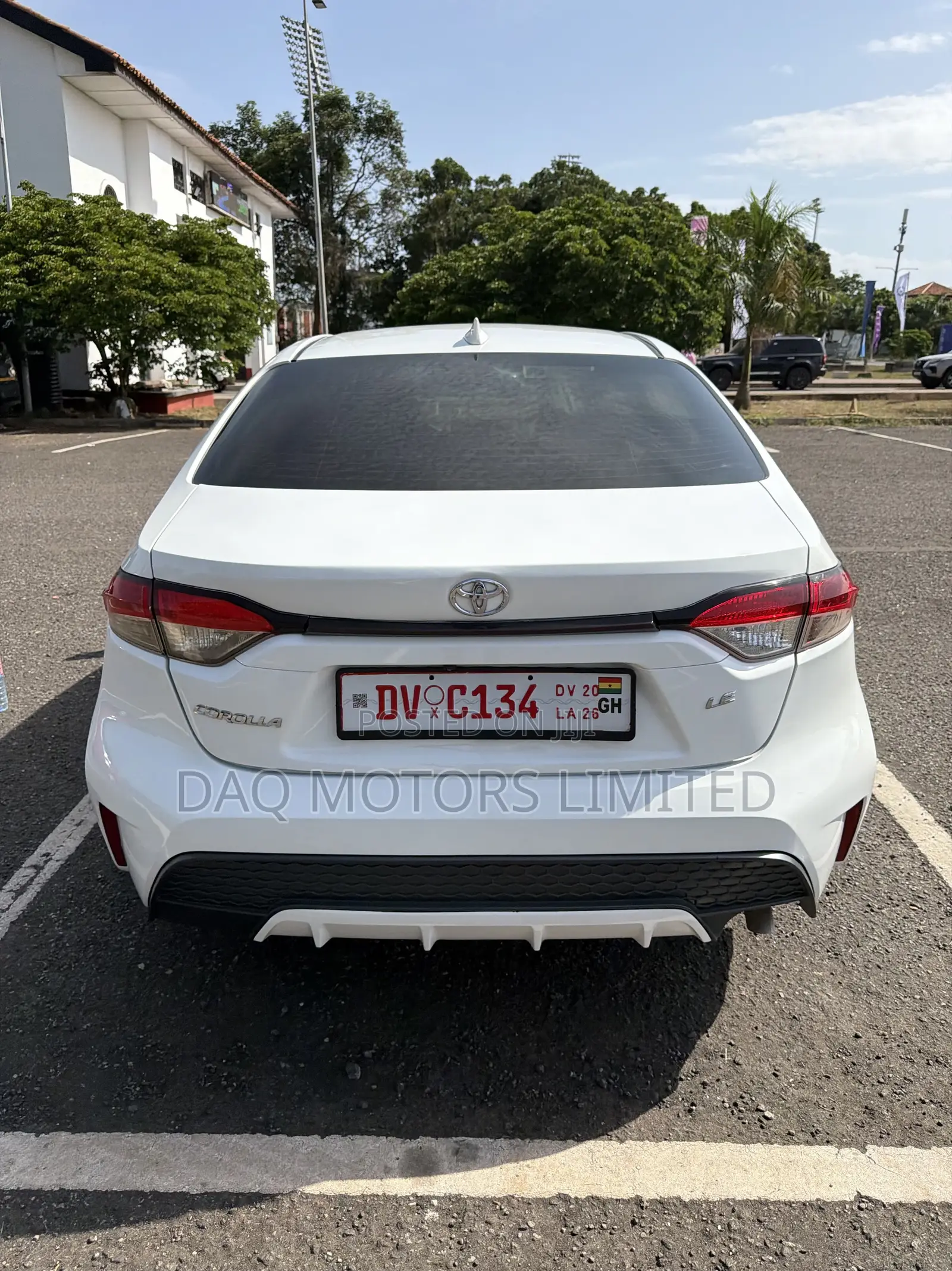 Toyota Corolla LE 2020 White