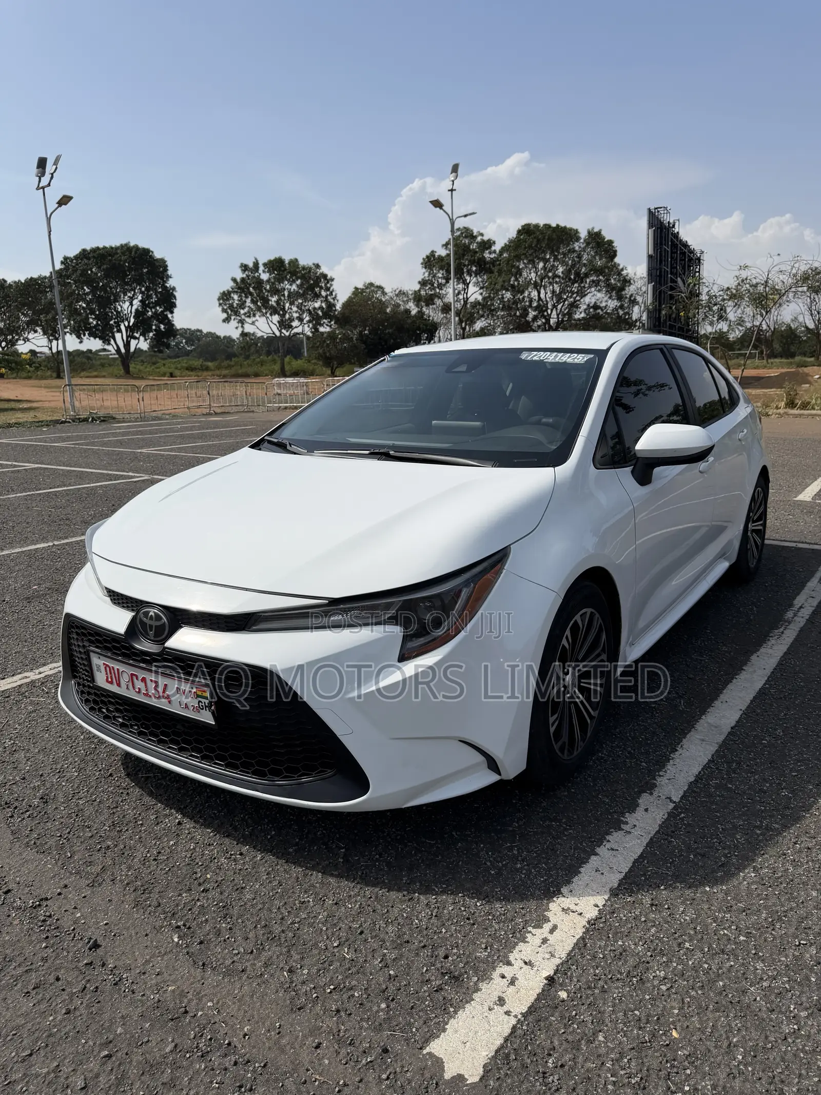 Toyota Corolla LE 2020 White