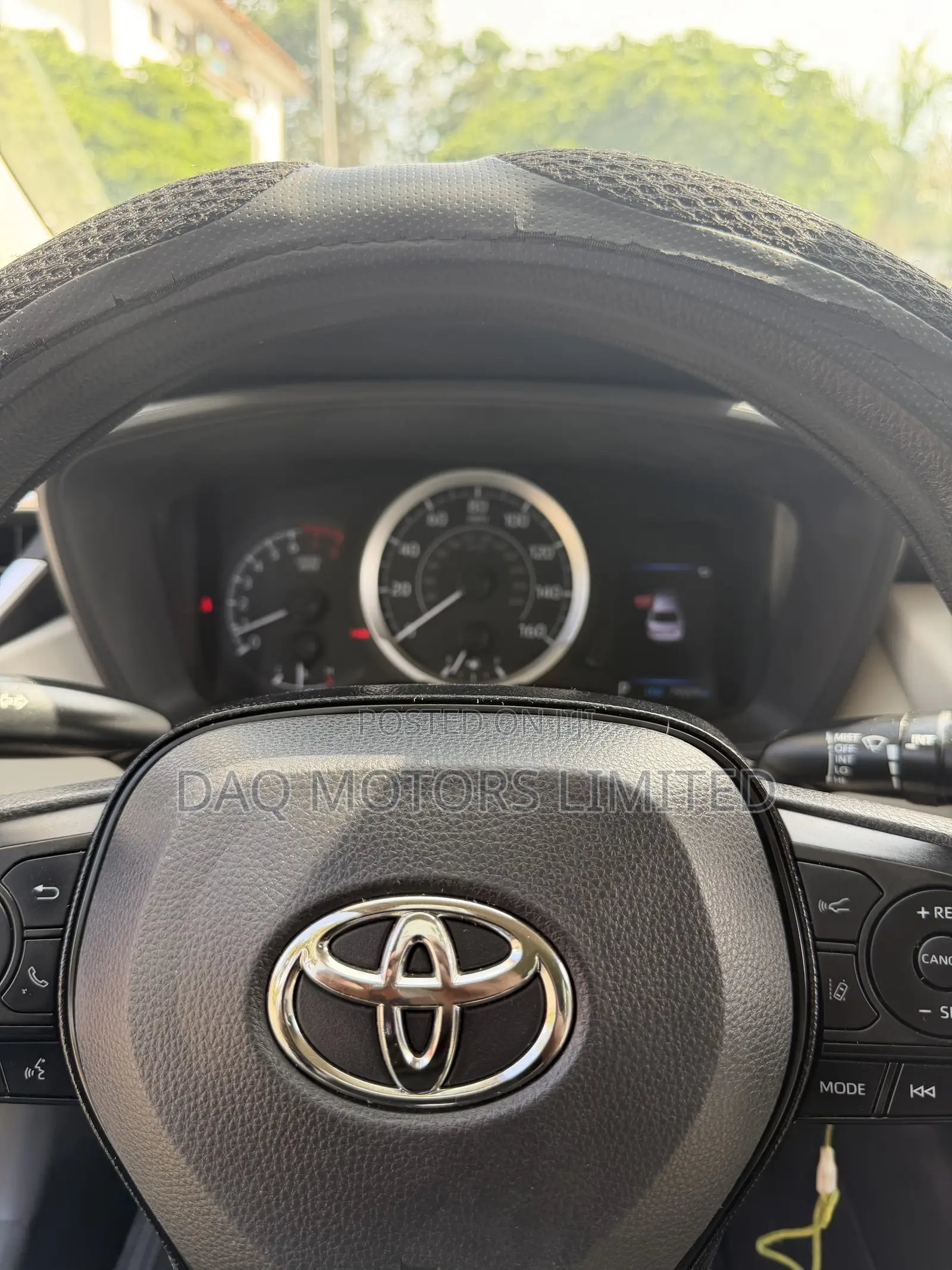 Toyota Corolla LE 2020 White