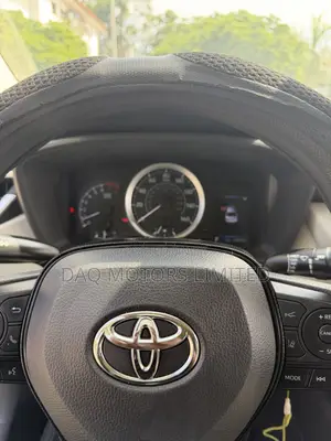 Toyota Corolla LE 2020 White